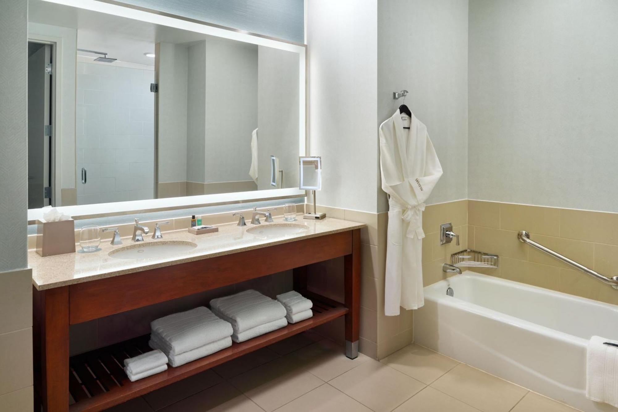 Отель The Westin Memphis Beale Street Экстерьер фото