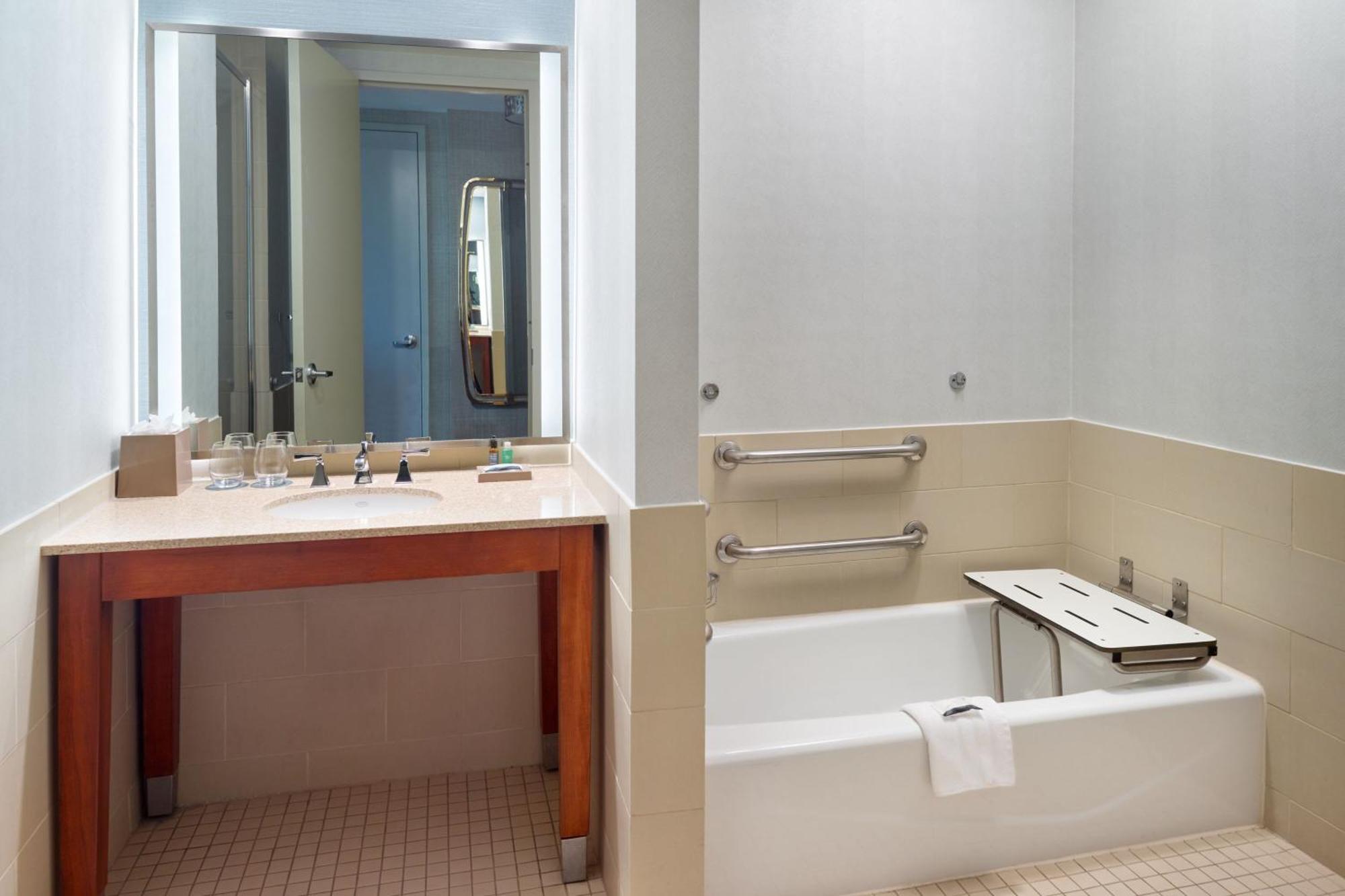 Отель The Westin Memphis Beale Street Экстерьер фото